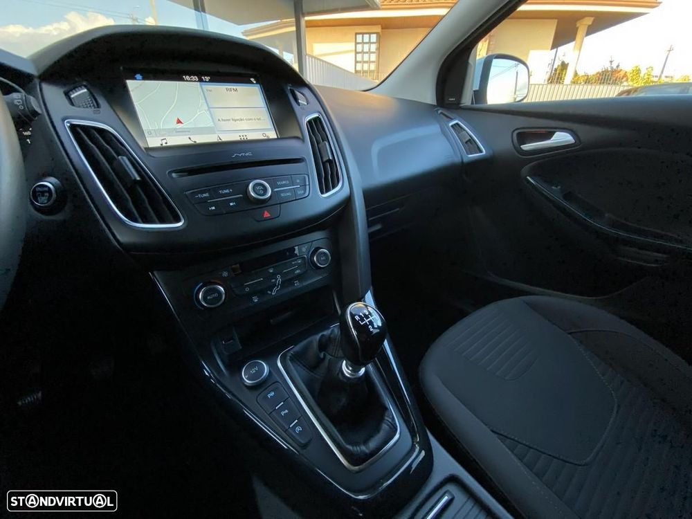 Ford Focus SW 1.5 TDCi EcoBlue Titanium - 6