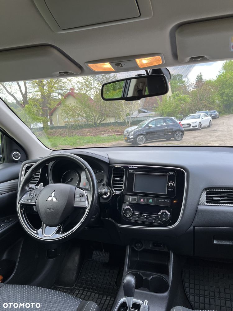 Mitsubishi Outlander 2.0 Intense + 4WD CVT - 19