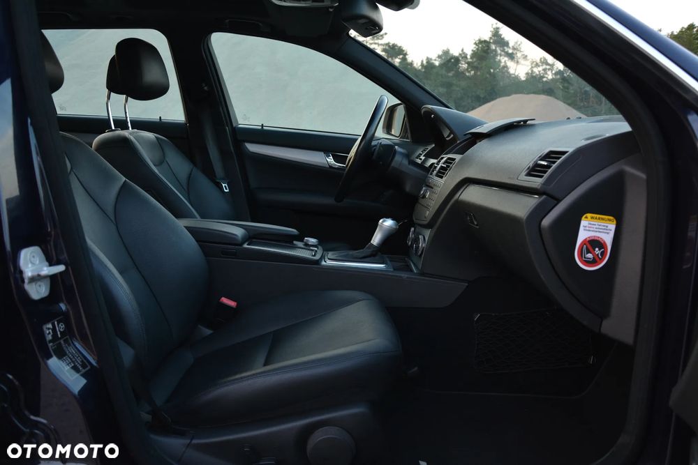 Mercedes-Benz Klasa C 320 CDI DPF 4Matic 7G-TRONIC Avantgarde - 15