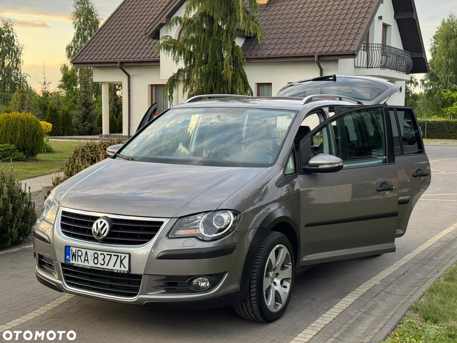 Volkswagen Touran 2.0 TDI DPF Comfortline DSG - 12