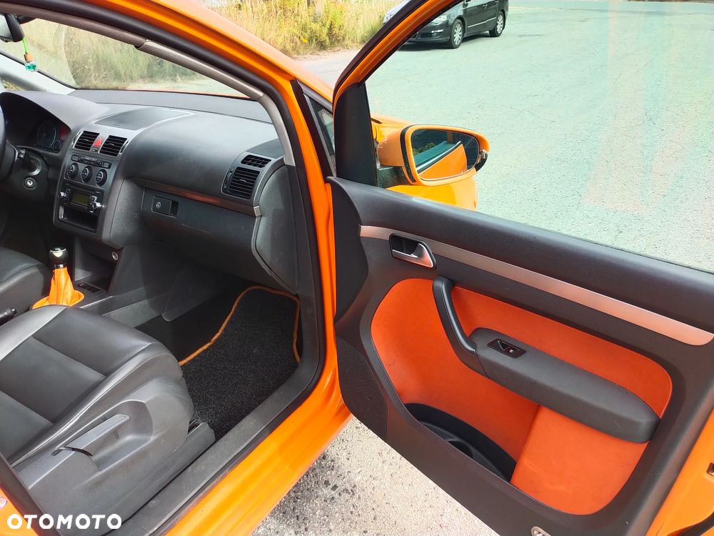 Volkswagen Touran - 13