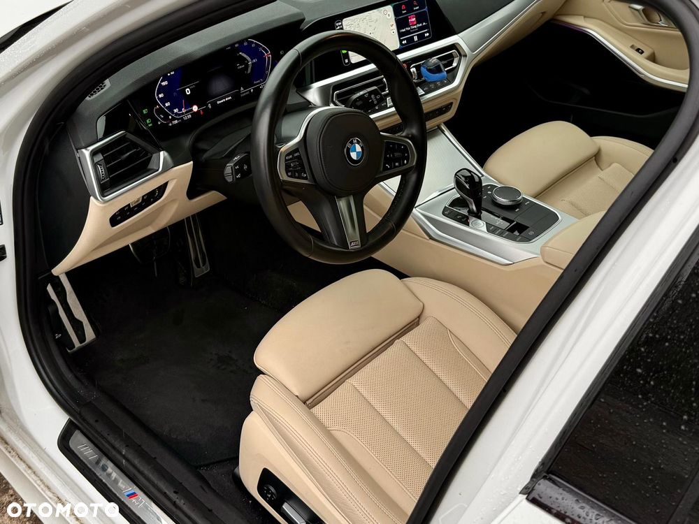 BMW Seria 3 318i M Sport - 23