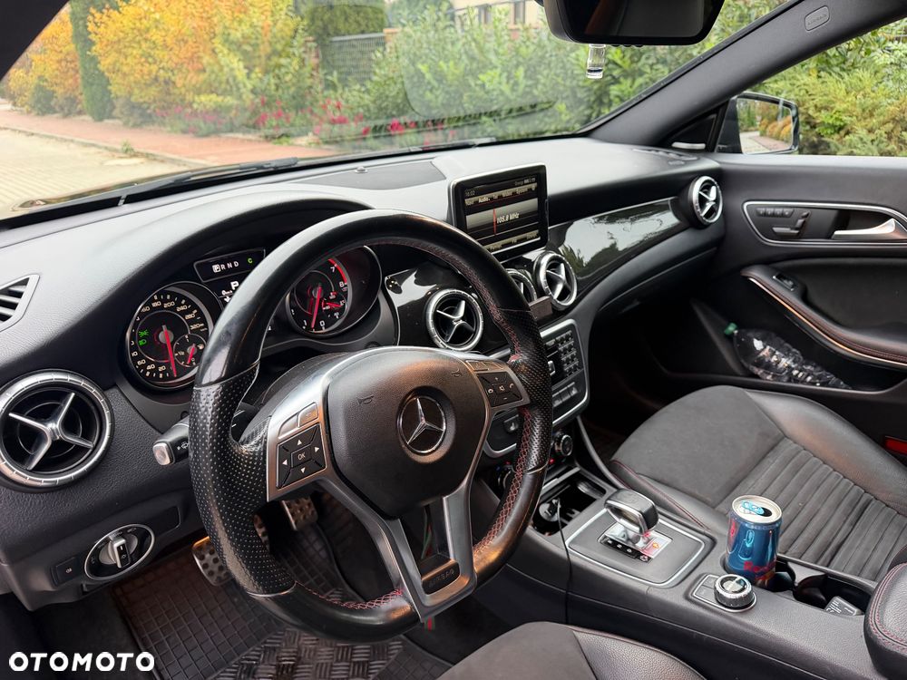 Mercedes-Benz CLA 45 AMG 4Matic 7G-DCT - 22