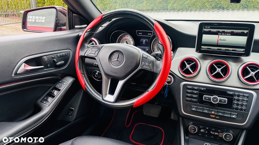 Mercedes-Benz CLA 250 4Matic 7G-DCT AMG Line - 11