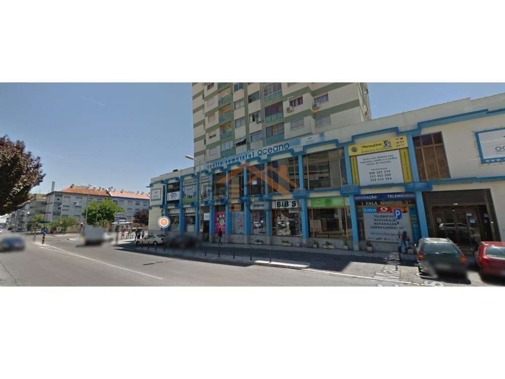 Loja localizada no Centro Comercial Oceano. - Grande imagem: 3/11