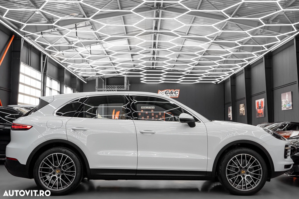 Porsche Cayenne S - 30