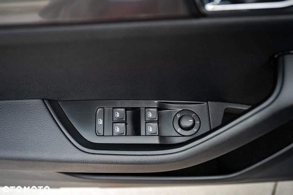 Skoda Superb 2.0 TDI Active DSG7 - 22