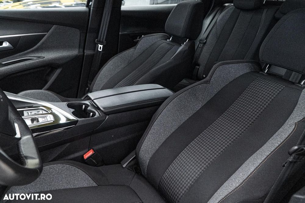 Peugeot 3008 1.2 PureTech Turbo S&S EAT8 Allure - 17