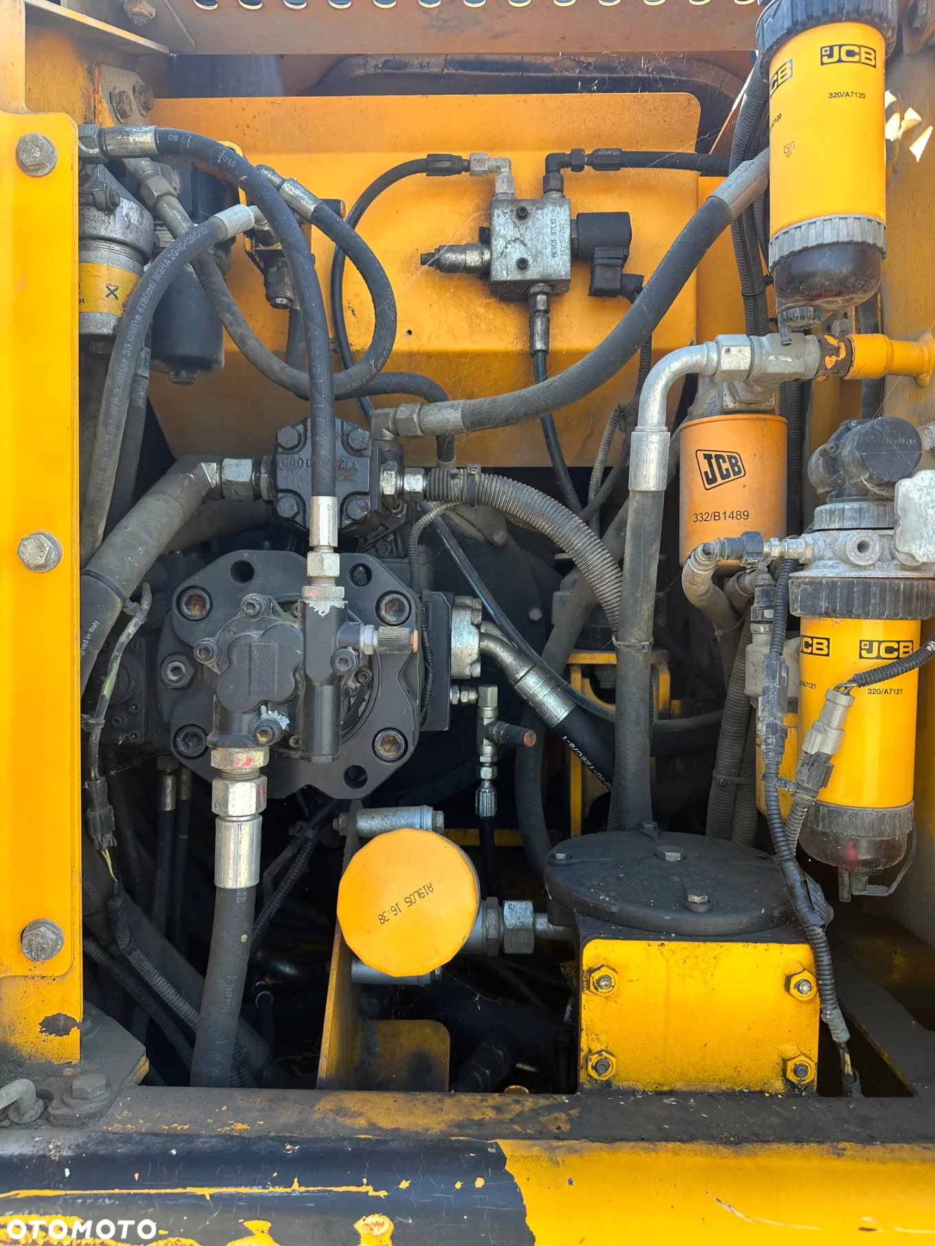 JCB JS 145W - 14