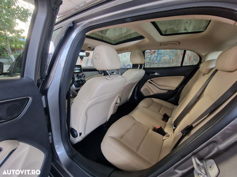 Mercedes-Benz GLA 200 (CDI) d 4Matic 7G-DCT Urban - 11