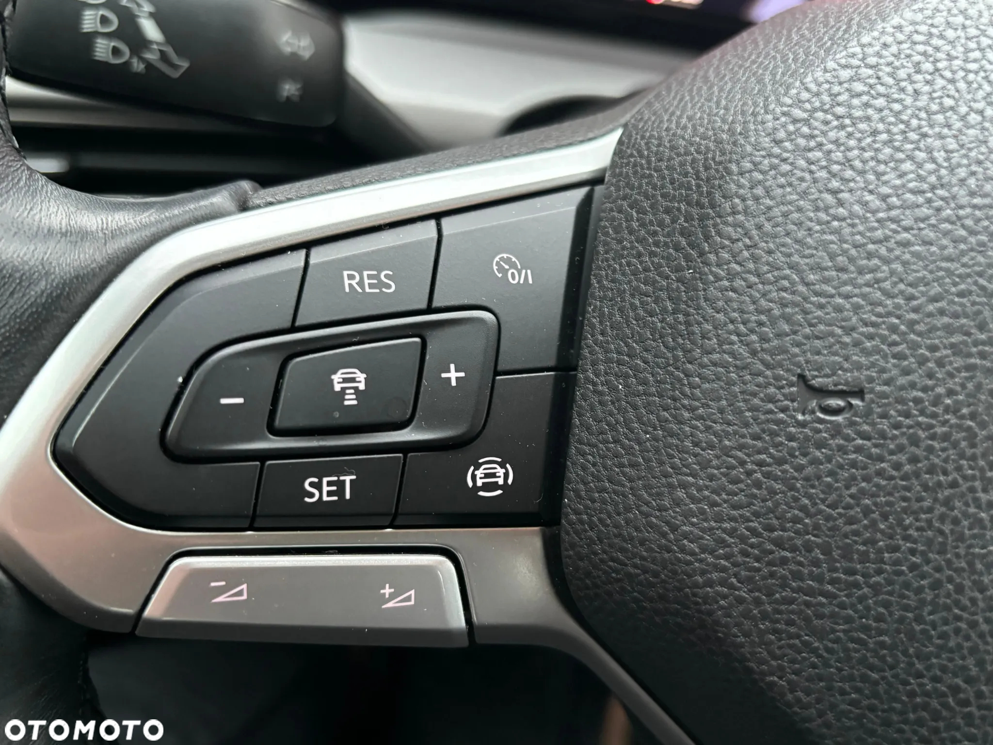 Volkswagen Golf VIII 1.0 TSI Active - 9