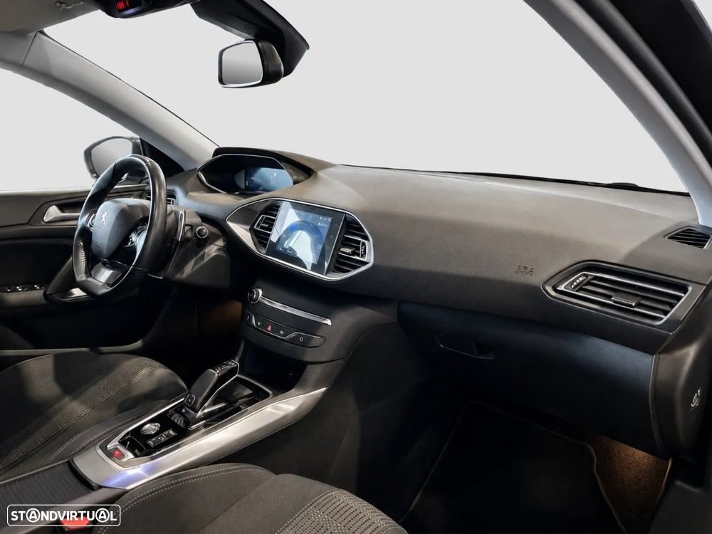 Peugeot 308 SW 1.2 PureTech Allure EAT8 - 6
