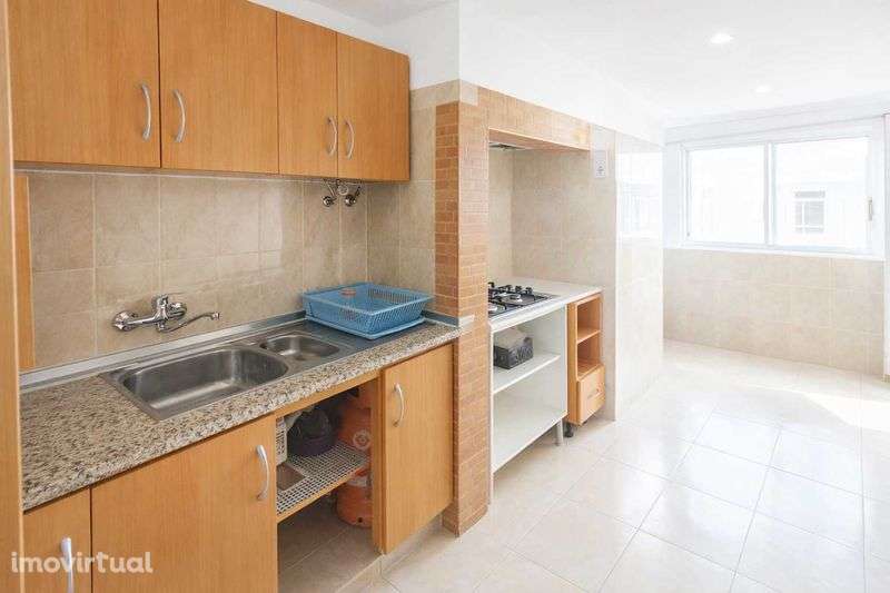 Campolide T2 pronto a entrar - Grande imagem: 3/6