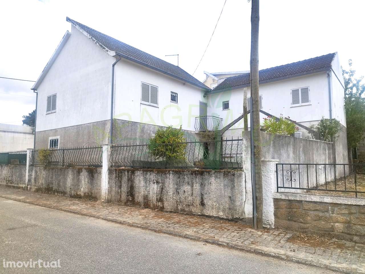 Moradia próxima do centro histórico de Penedono - Grande imagem: 5/22