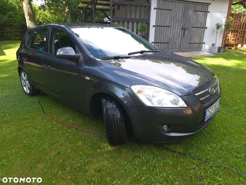 Kia Ceed 1.6 Crdi Comfort - 1
