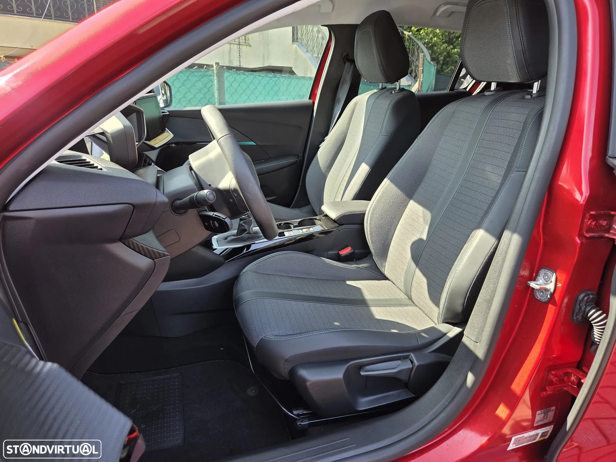 Peugeot 208 1.2 PureTech Allure - 12