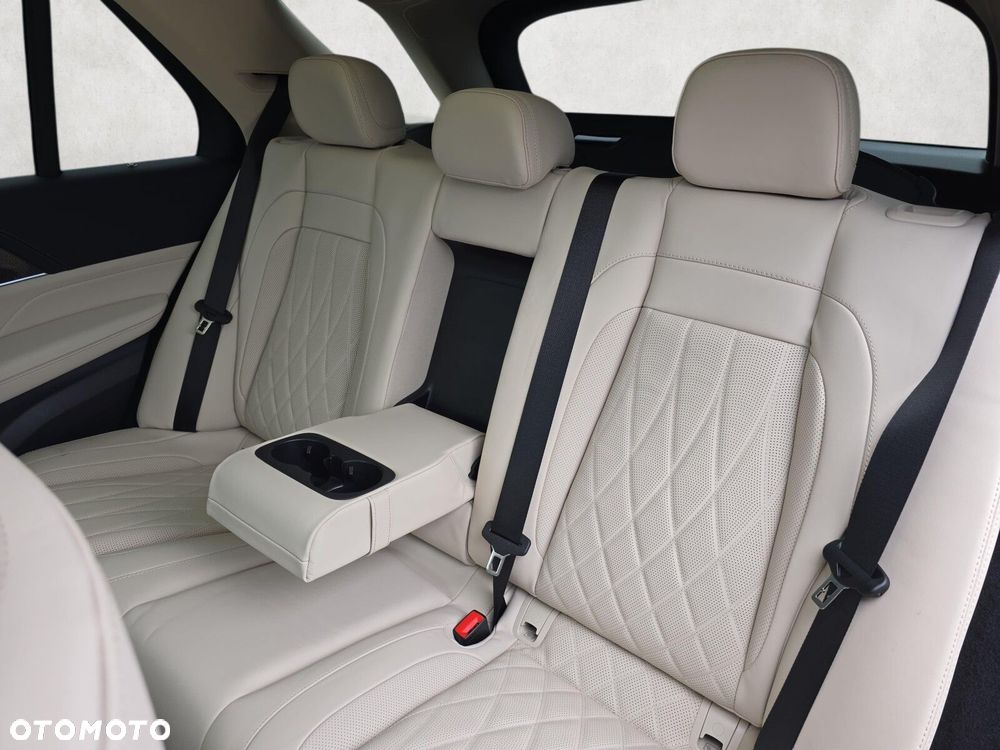 Mercedes-Benz GLE - 13
