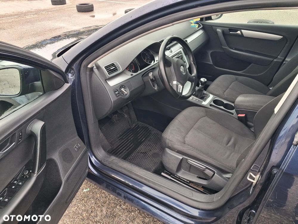 Volkswagen Passat Variant 1.6 TDI BlueMotion - 9