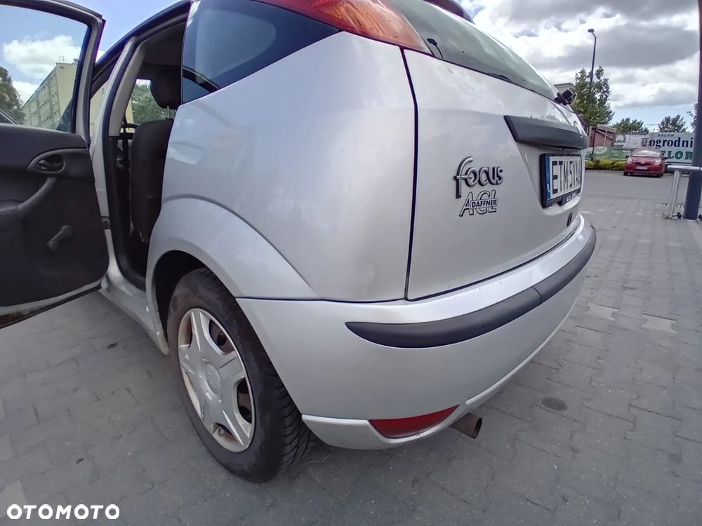 Ford Focus 1.4 Ambiente - 5