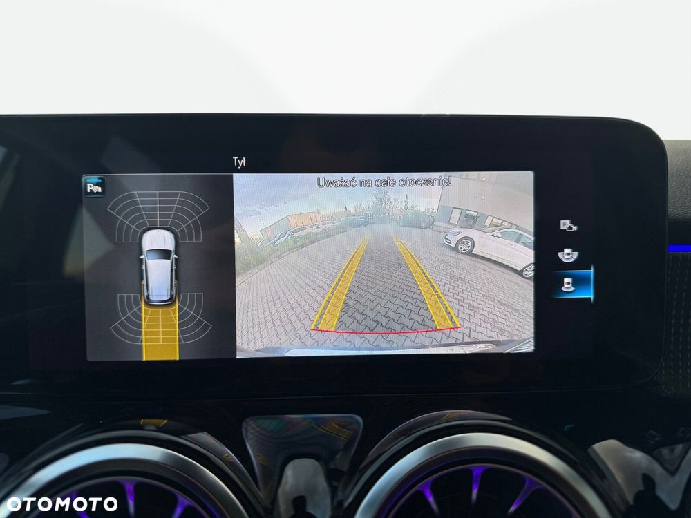 Mercedes-Benz GLB - 22