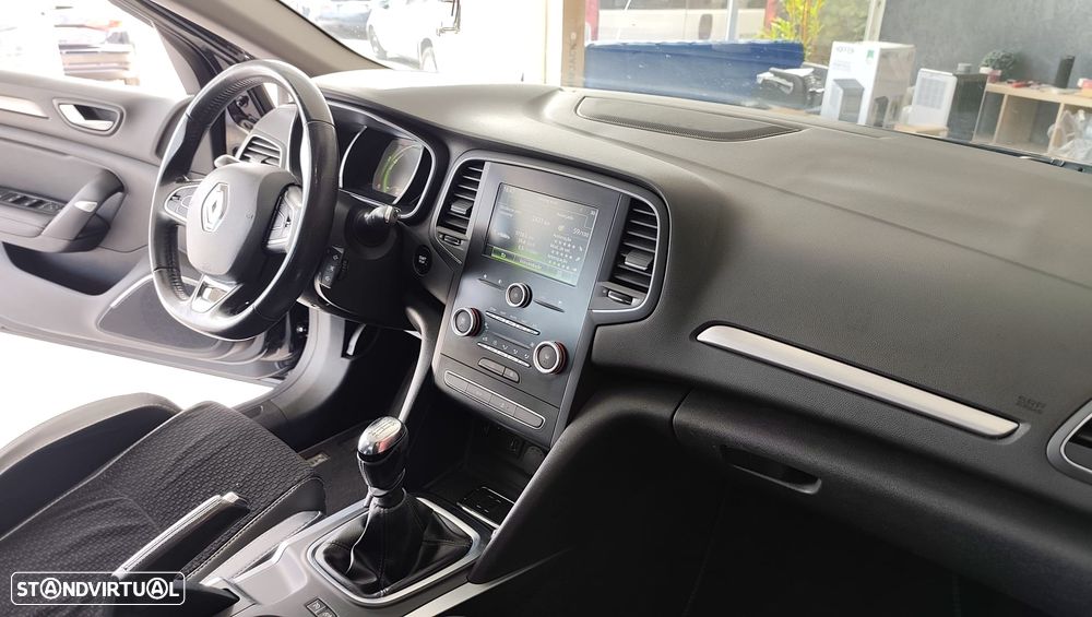 Peugeot 3008 1.5 BlueHDi Allure EAT8 - 27