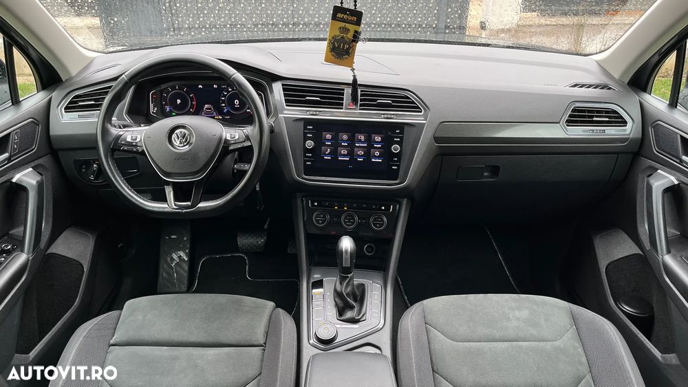 Volkswagen Tiguan - 27