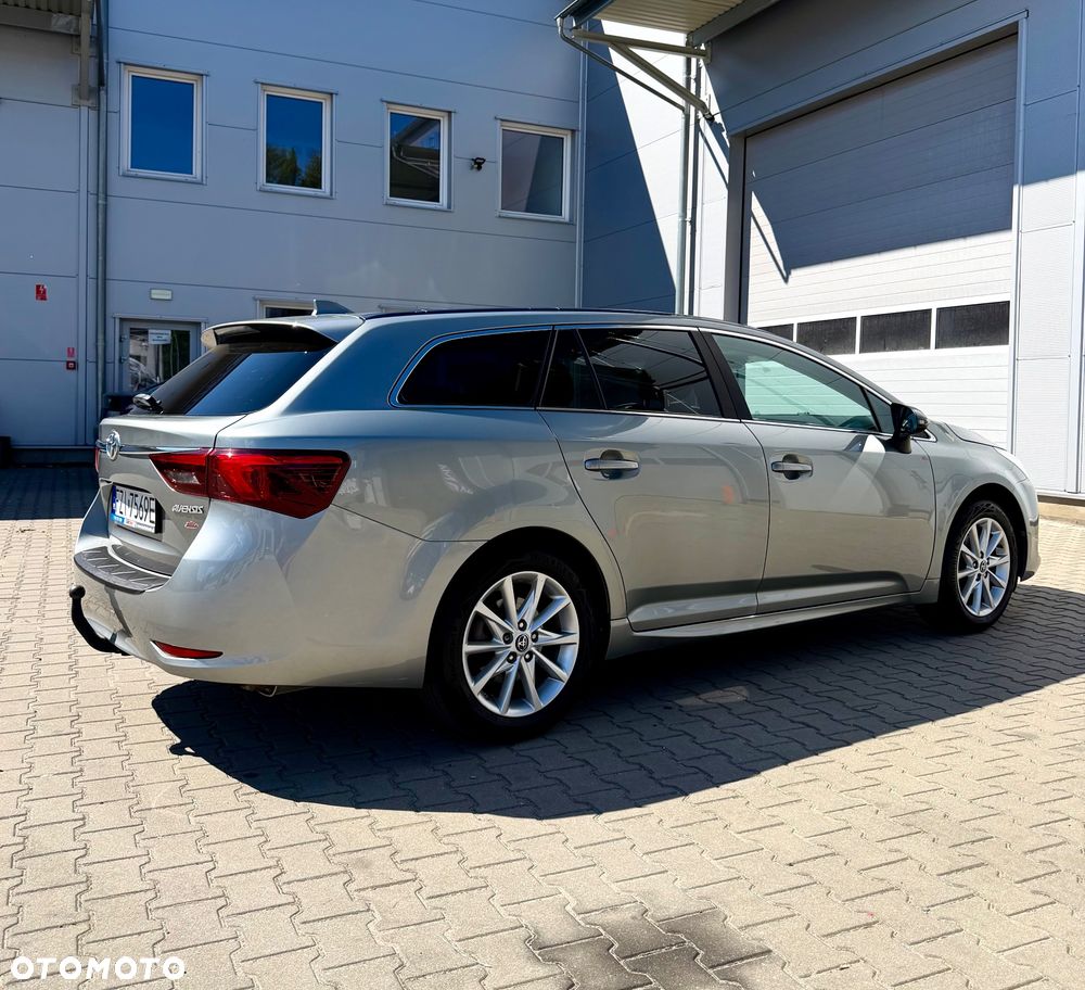 Toyota Avensis 1.8 Premium - 13