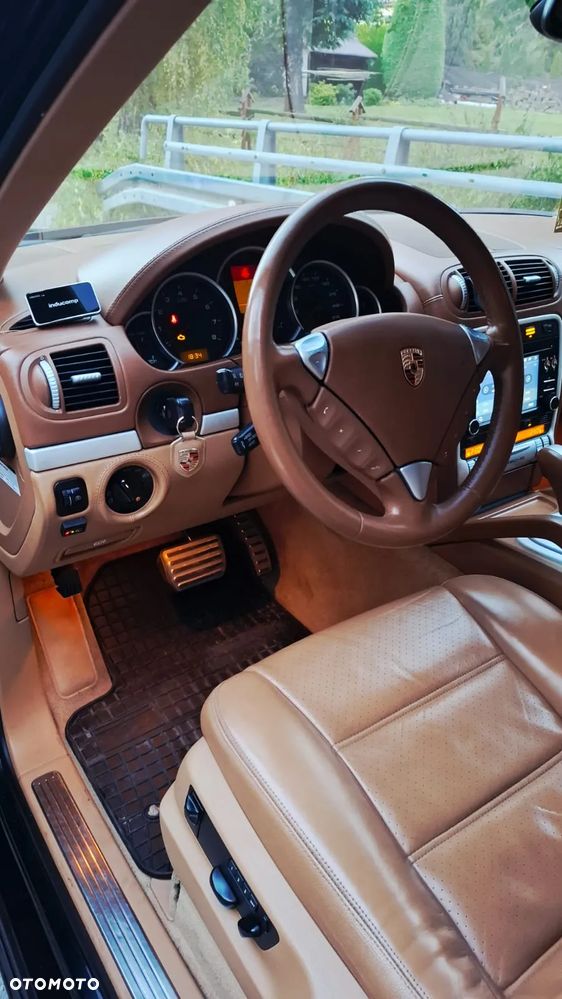 Porsche Cayenne S Tiptronic - 26