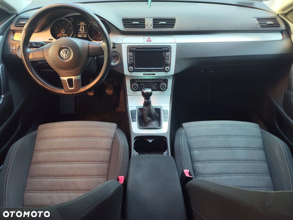 Volkswagen Passat CC - 11