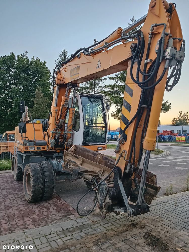 Liebherr A 900 C - 1