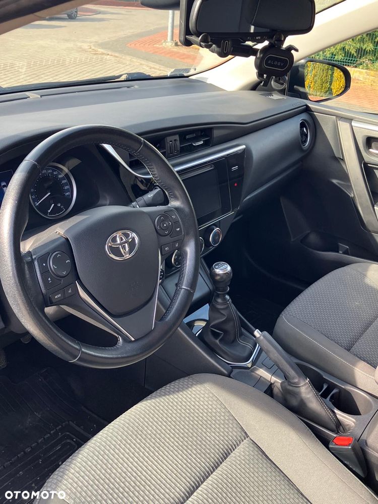 Toyota Corolla 1.6 Classic Plus - 9