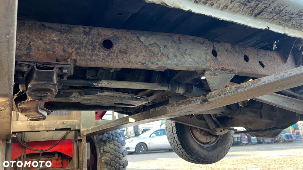 Mitsubishi Pajero - 21