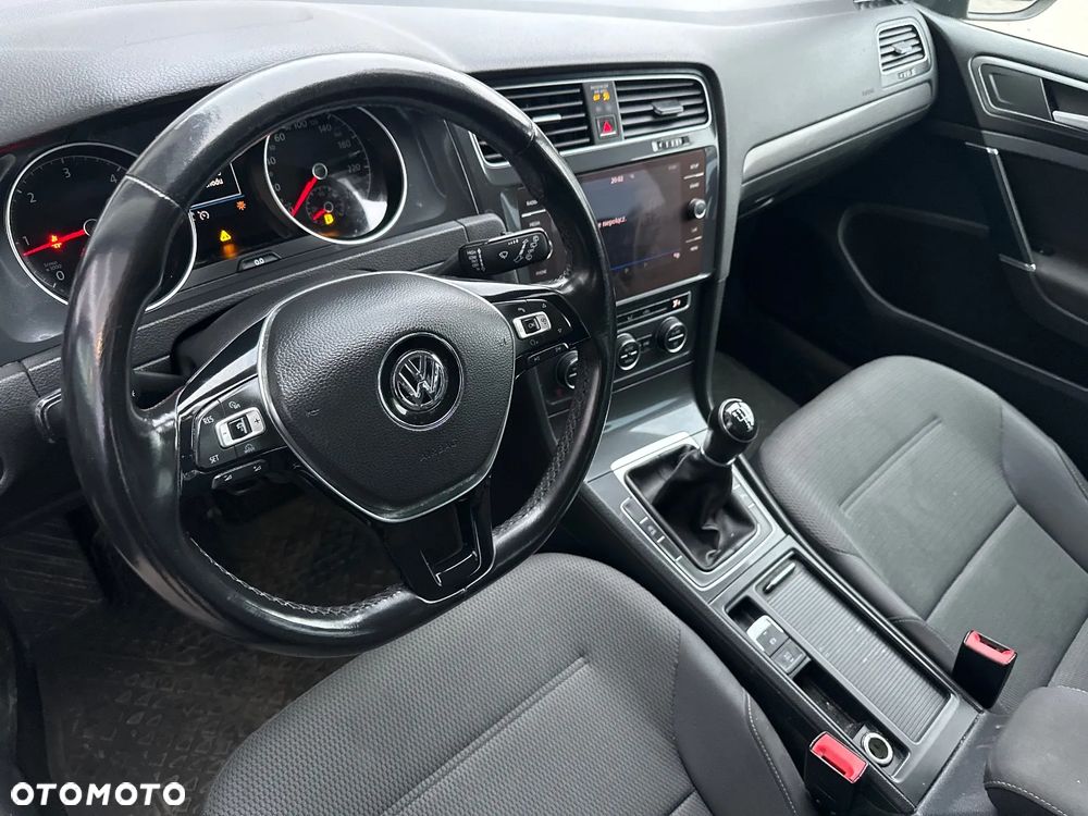 Volkswagen Golf 1.6 TDI BMT Comfortline - 11