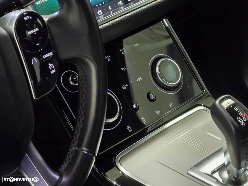 Land Rover Range Rover Evoque 1.5 P300e AWD Auto - 37