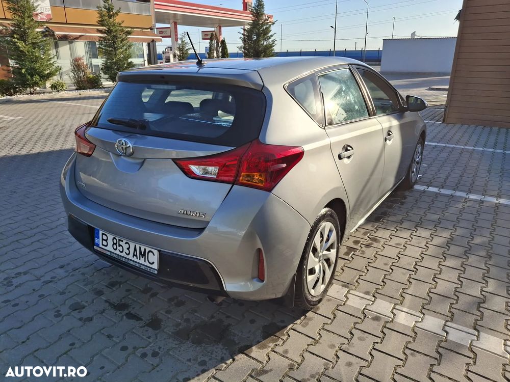 Toyota Auris 1.6 L Valvematic CVT Luna - 3