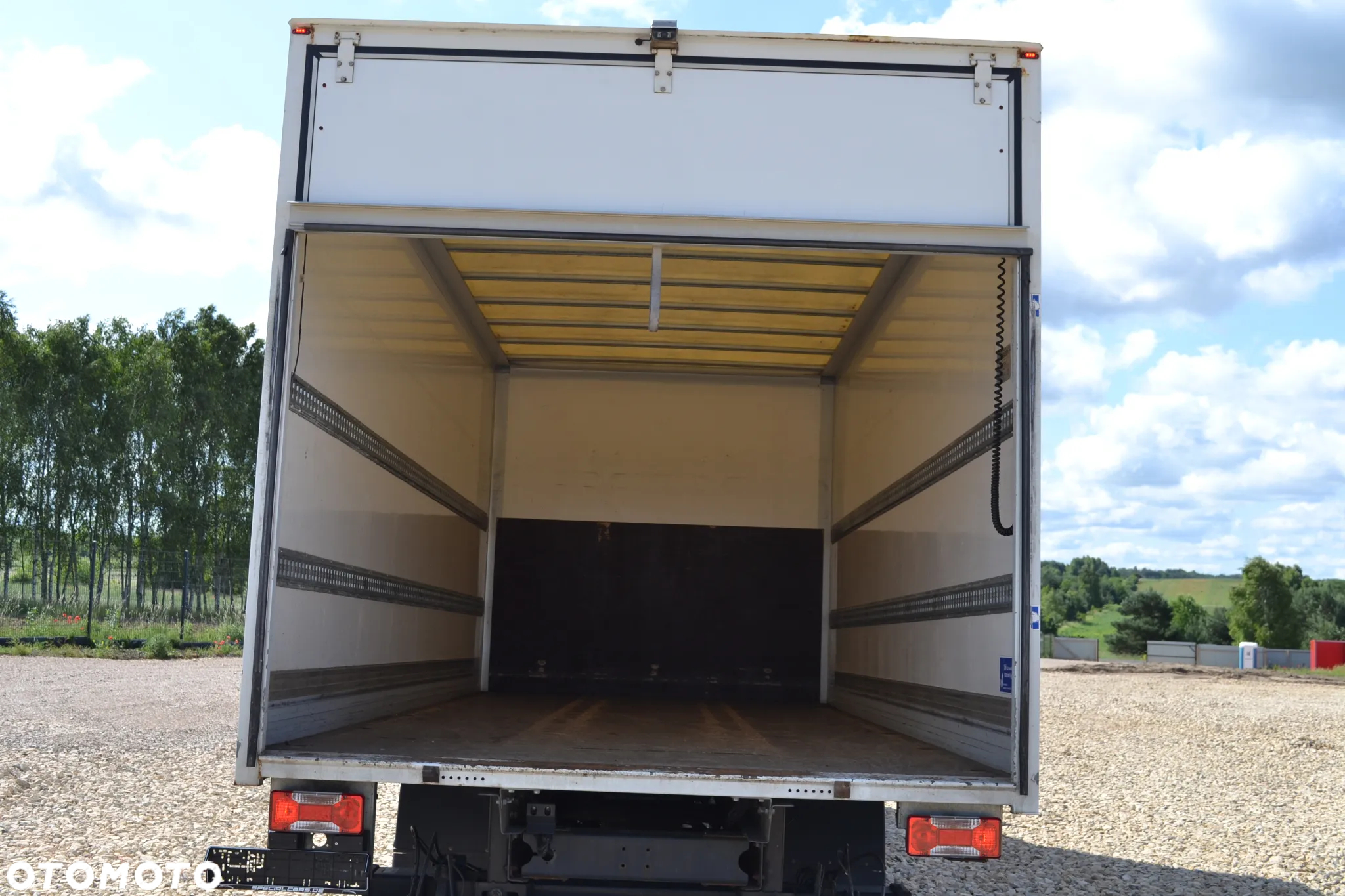 Iveco Daily 70C18 72C18 Kontener Winda 1000 kg Izoterma 15 palet 72-180 Manual Poduszki 5100 rozstaw - 12