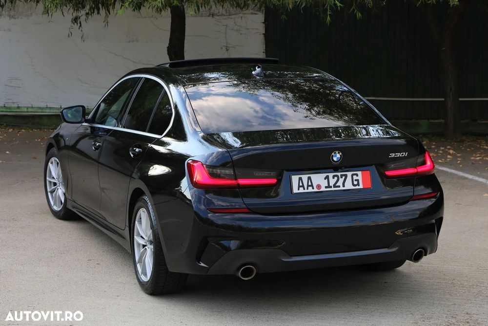 BMW Seria 3 330i Aut. M Sport - 28