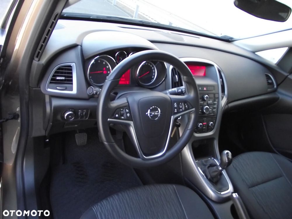 Opel Astra 1.6 Cosmo EU6 - 16