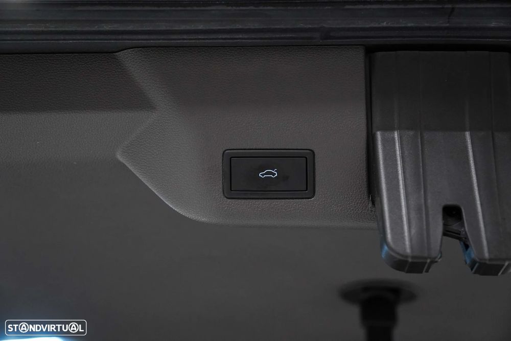 VW Multivan 2.0 TDI Style Longa DSG - 13