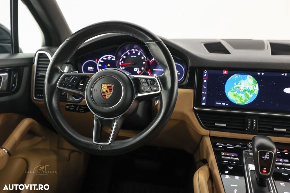 Porsche Cayenne - 8