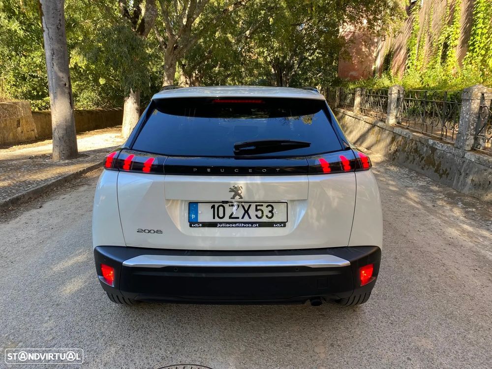 Peugeot 2008 1.2 PureTech Allure Pack - 32