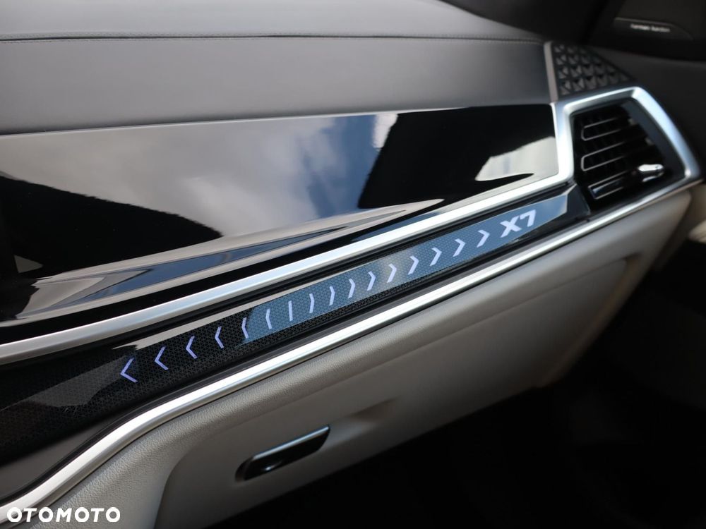 BMW X7 - 16