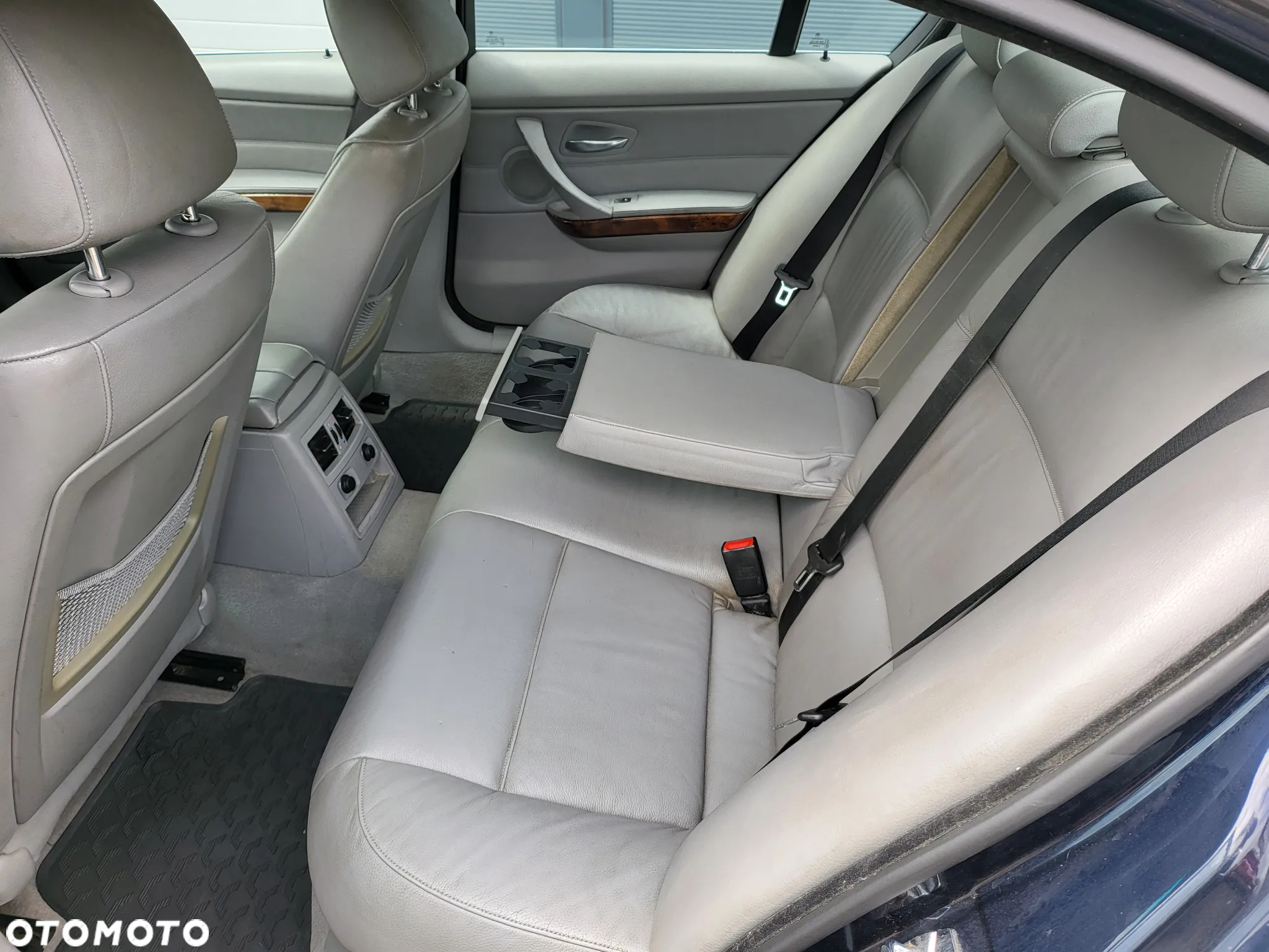 BMW Seria 3 325i - 14