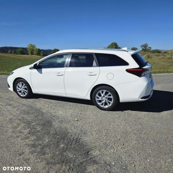 Toyota Auris 1.2 T GPF Premium - 5