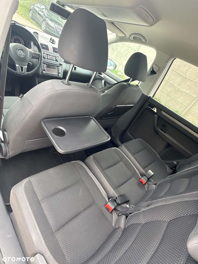 Volkswagen Touran - 9