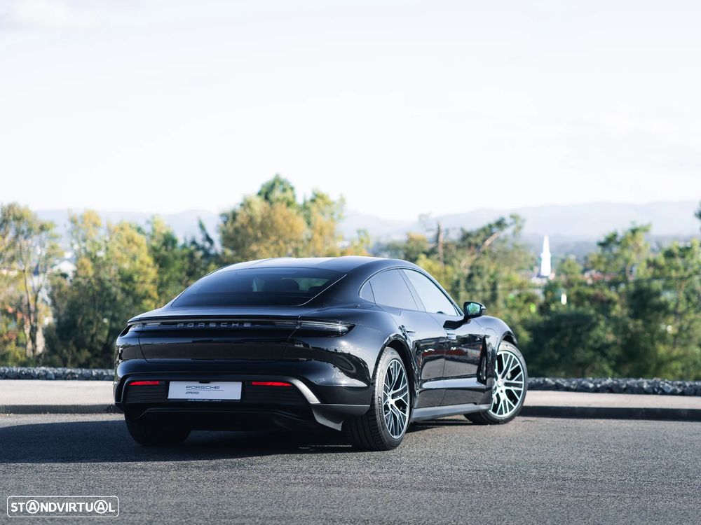 Porsche Taycan - 6
