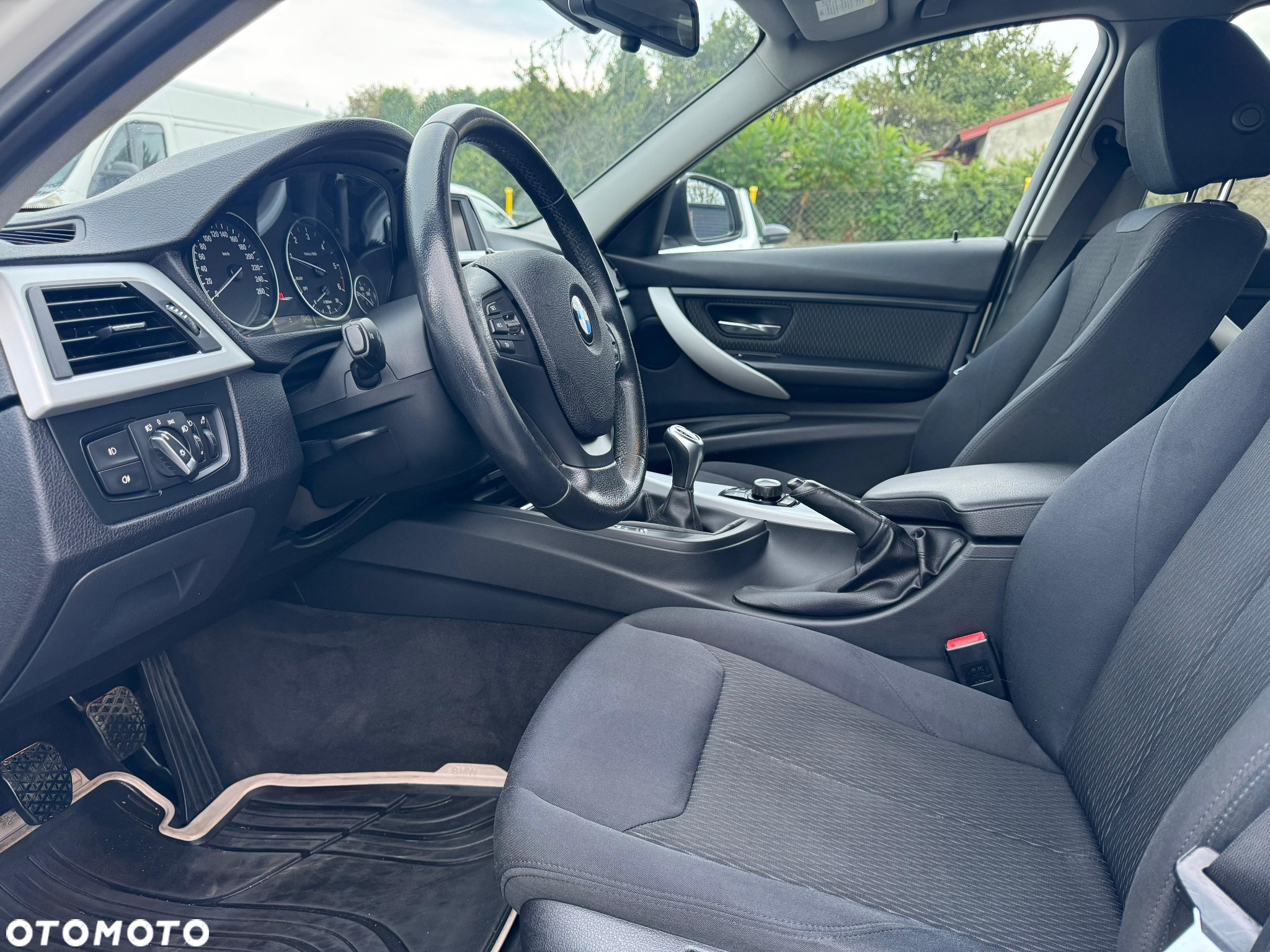 BMW Seria 3 316d - 14