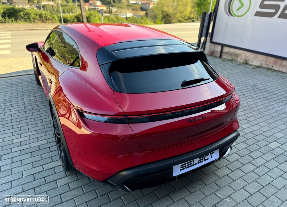 Porsche Taycan Cross Turismo 4 - 21