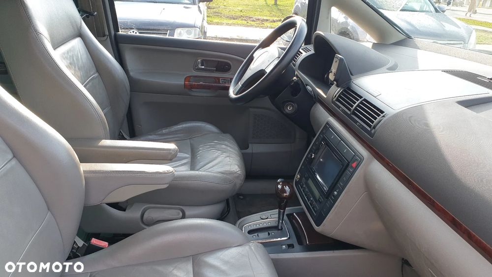 Volkswagen Sharan 2.8 V6 Highline Tiptr - 3