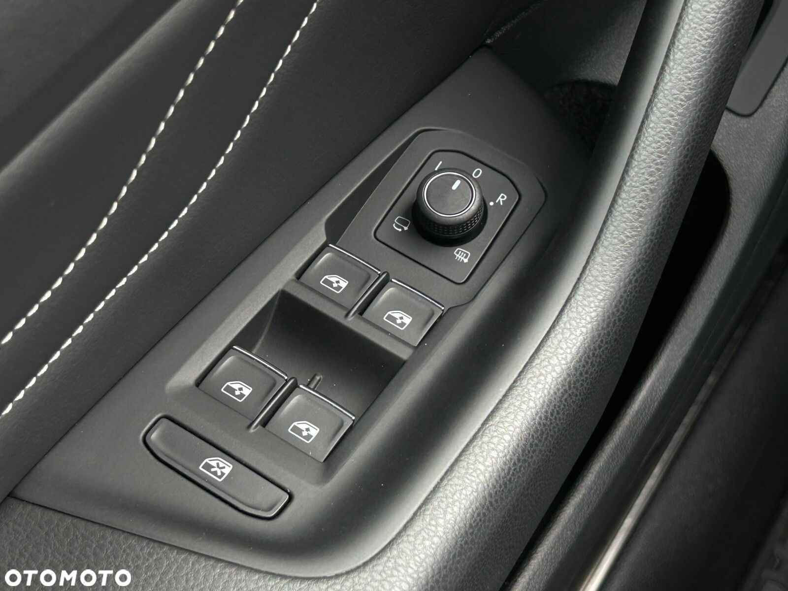 Volkswagen Passat 2.0 TDI EVO Elegance DSG - 20